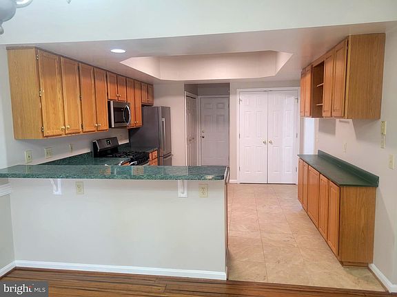 5th image of 4417 Turnberry Dr
