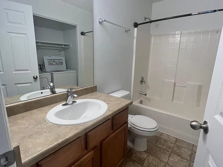 1515 S Spring Creek Dr — Photo 10