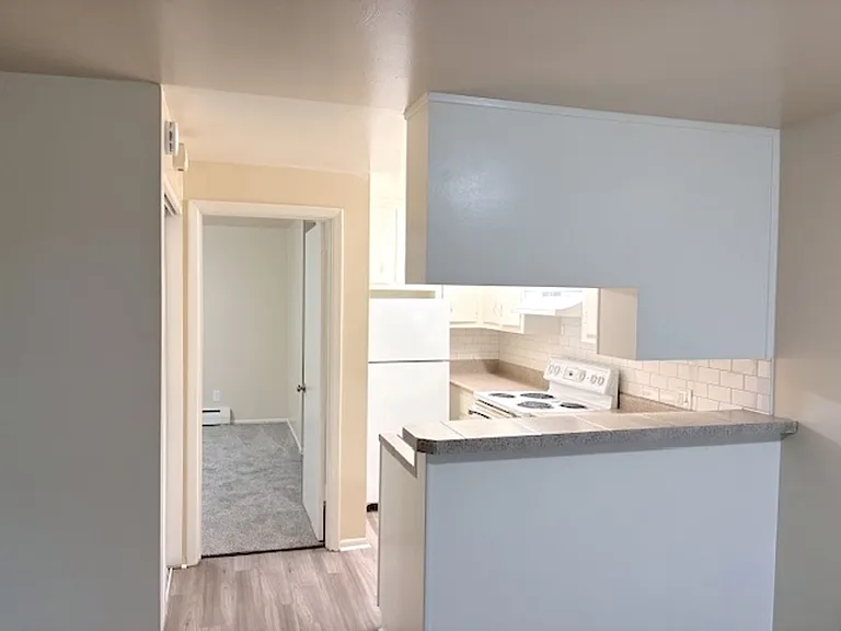 Lampliter Apartments — Photo 10
