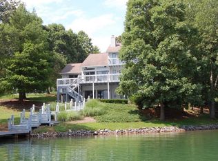 206 Shillelagh Ct, Huddleston, VA 24104