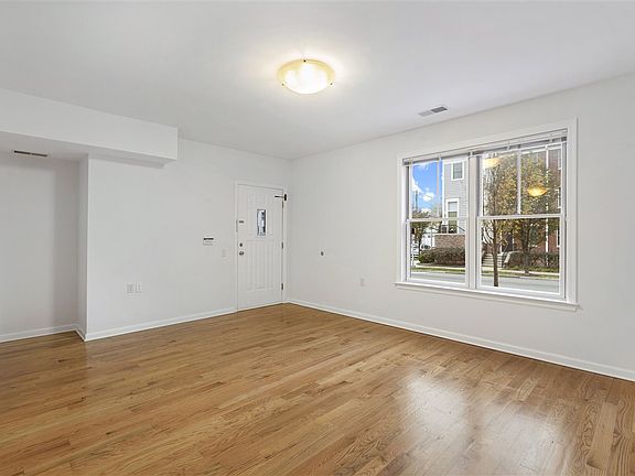 5th image of 435-2 Pacific Ave