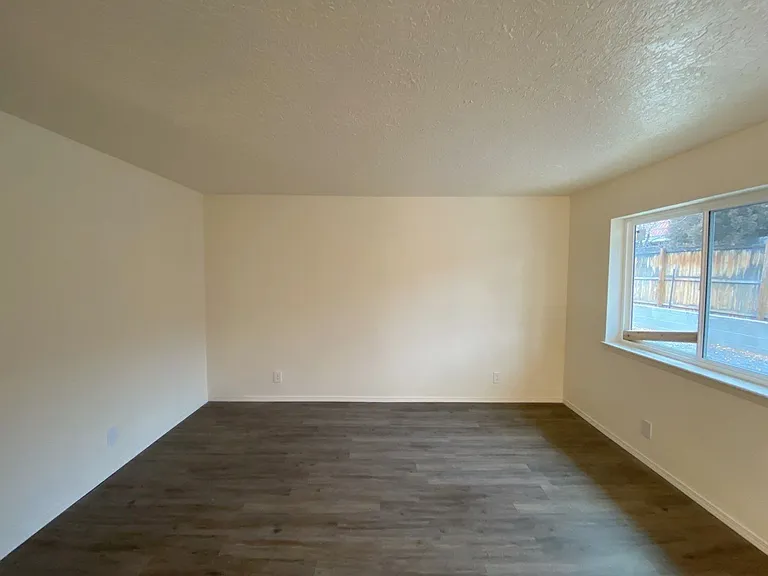 12120 Menaul Blvd NE — Photo 7