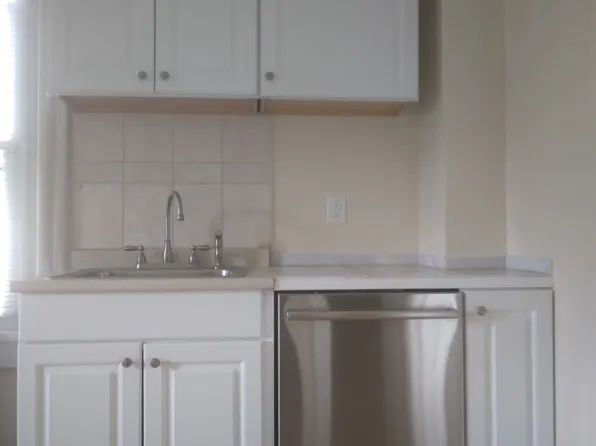 63 E Somerset St #1, Raritan, NJ 08869