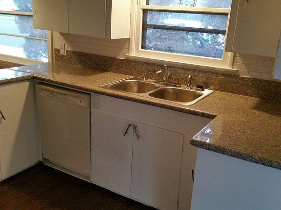 2nd image of 501 E Calhoun Pl