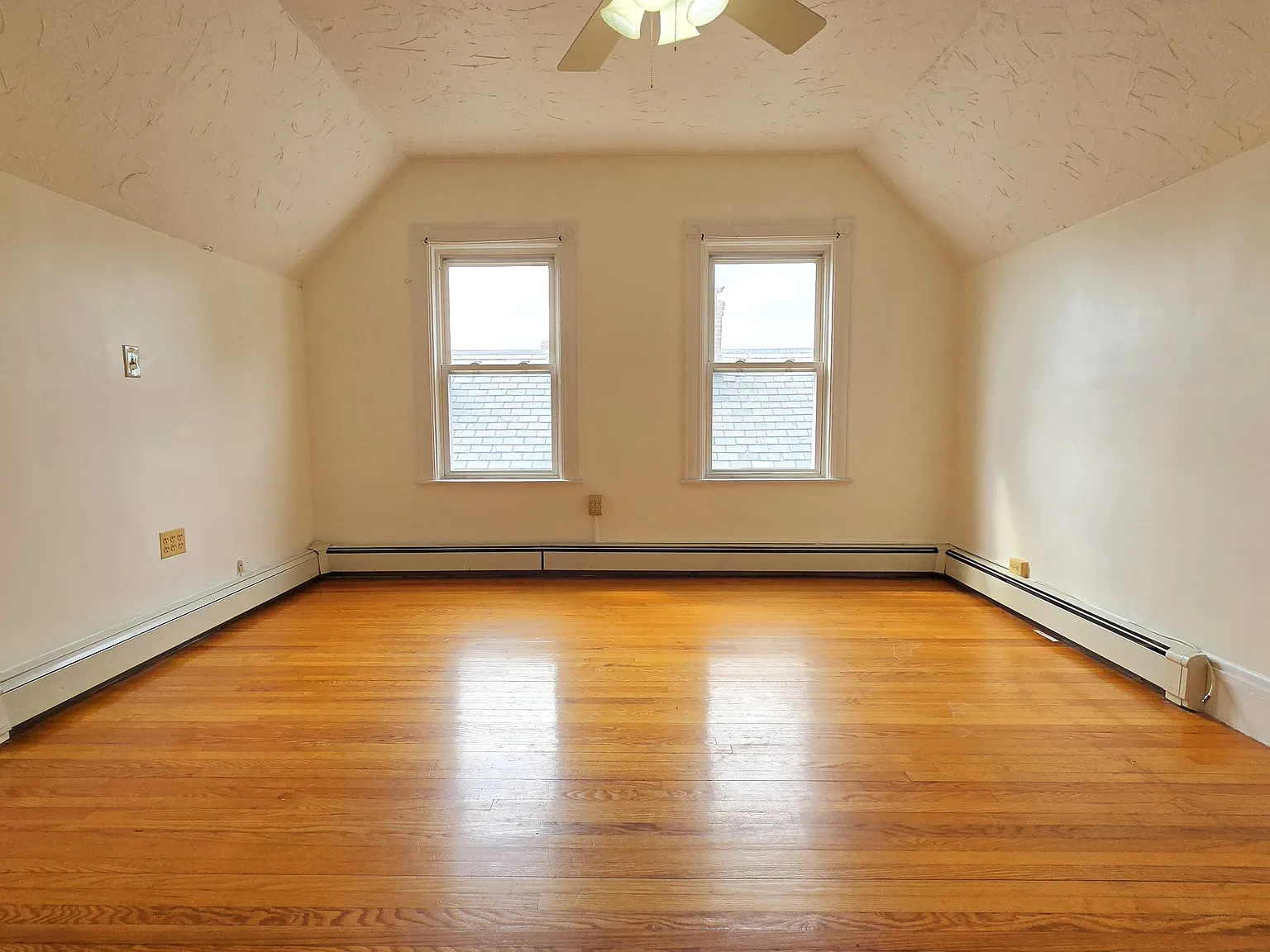2 bed, 1000 sqft, $2,800 — Photo 4