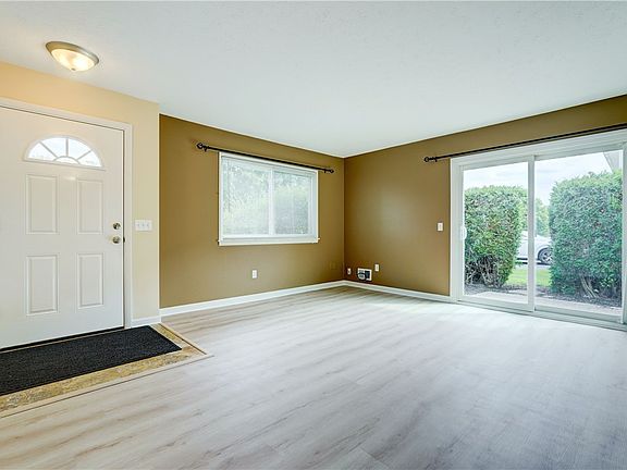 5th image of 620 Eastbrooke Ln