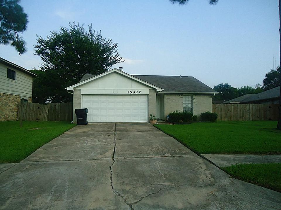 1st image of 15927 Rosebriar Dr