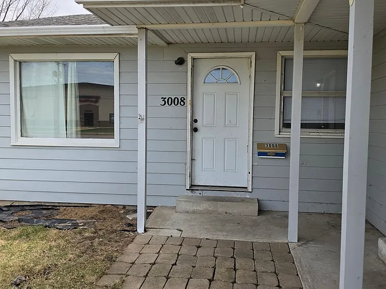 3008 S Phillips Ave — Photo 1