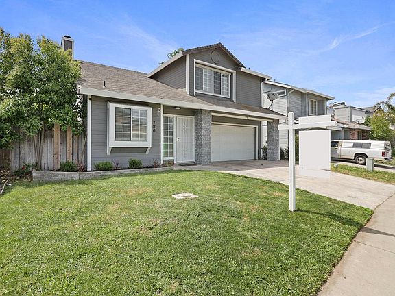 2nd image of 780 Lyonia Dr