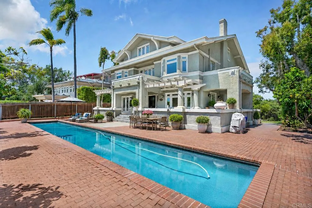 7 bed, 4.5 bath, 4767 sqft, $18,500 — Photo 1