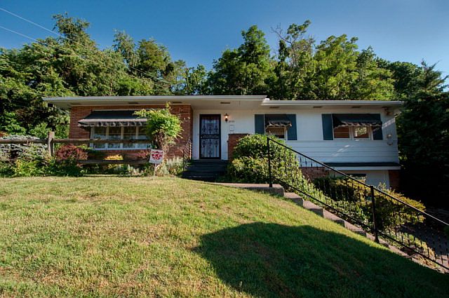 1st image of 2133 Elmwood Dr
