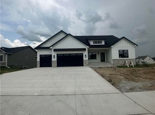 16319 Ironwood Ln, Johnston, IA 50131
