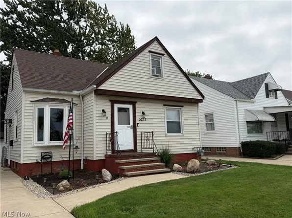 5235 W 46th St, Parma, OH 44134