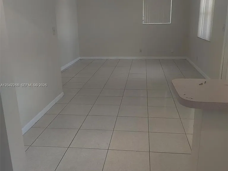 844 SW 10th St #3 — Photo 5