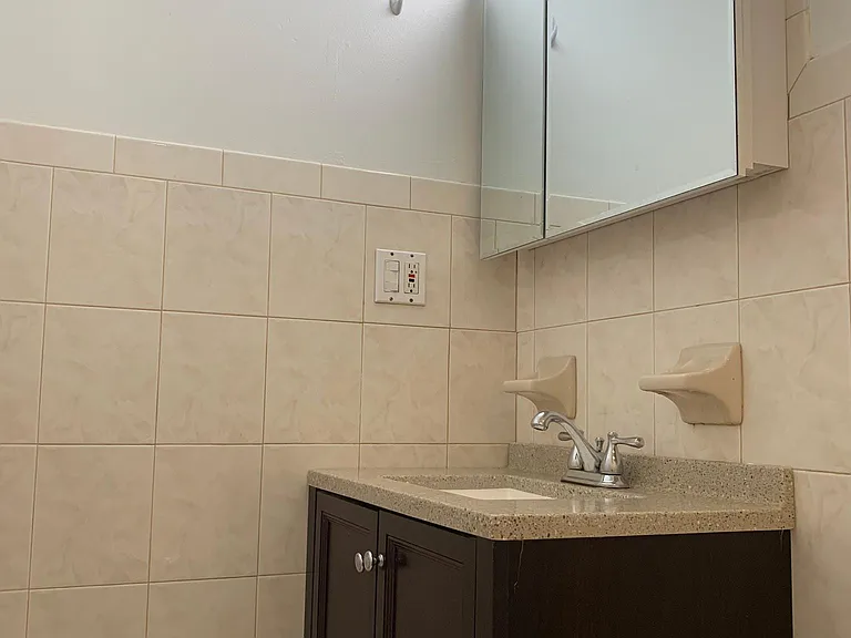 139 Boyd Ave #1F — Photo 14