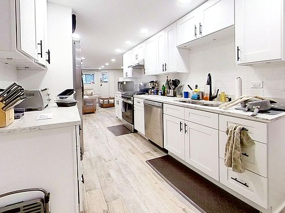 5th image of 737 W Briar Pl #739-G