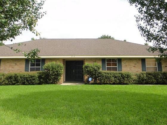1st image of 3918 Bonne Terre Ave