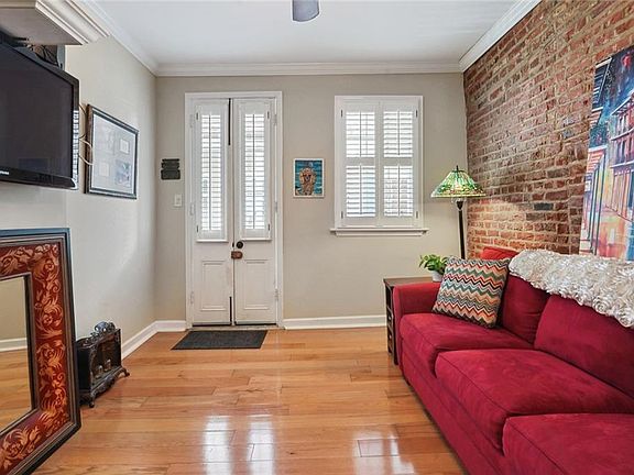 5th image of 621 Dauphine St APT 14