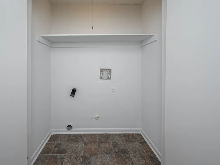 Dana Apartments — Photo 27
