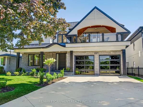 221 Morden Rd, Oakville, ON L6K 2S2