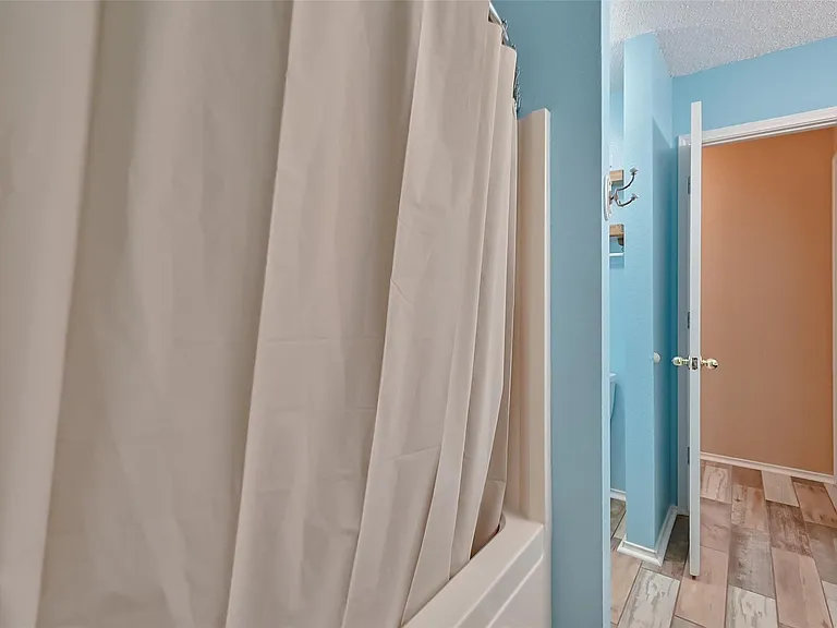 907 Clear Creek Dr — Photo 20