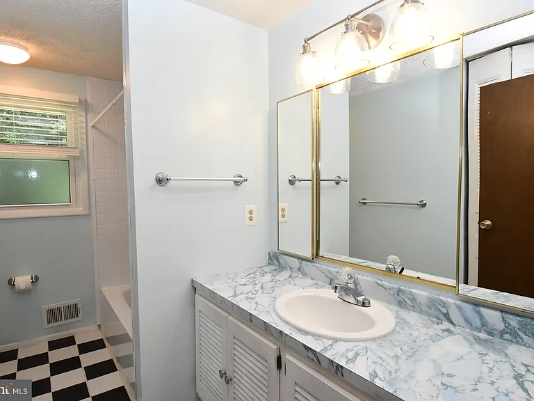 8017 Diving Cliff Ln — Photo 22
