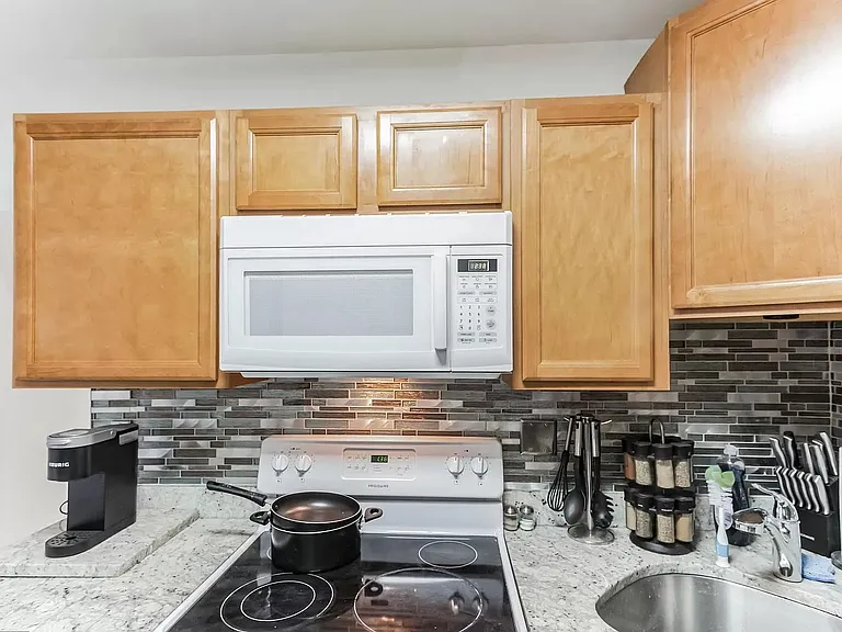5527 Pulaski Ave #1 — Photo 5