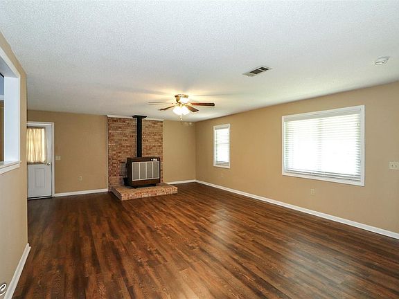 4th image of 212 Laverne Dr
