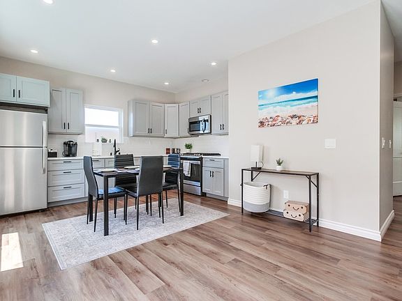 2nd image of 714 Salet Pl #2