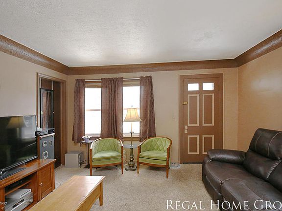 5th image of 6521 8th Ave SW
