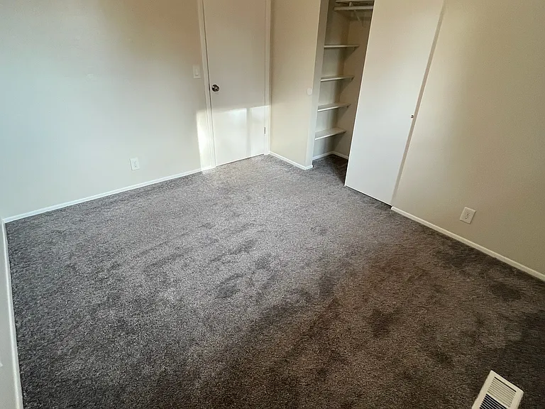 2617 E Portsmouth Ave — Photo 11