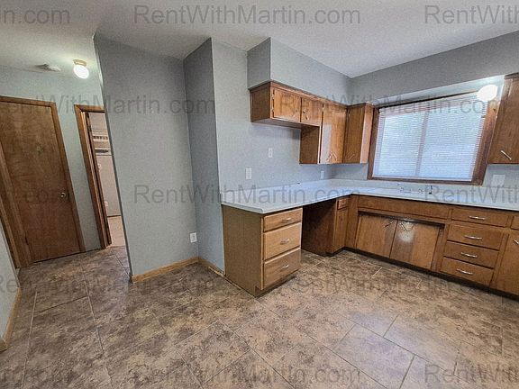5th image of 237 Miriam Dr APT B