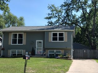 51 Wilshire Blvd, Machesney Park, IL 61115