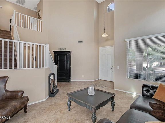4th image of 2207 E Carob Drive