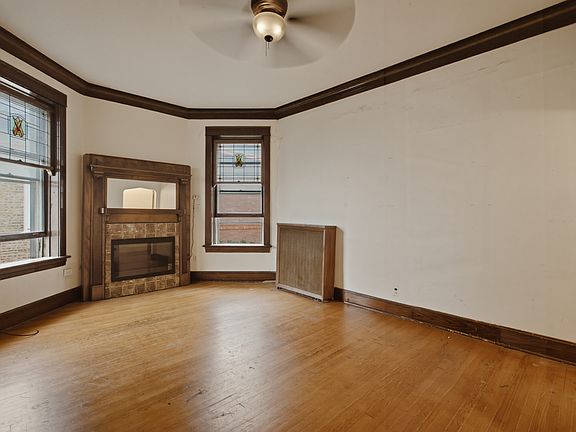 2nd image of 3118 W Palmer Sq #2