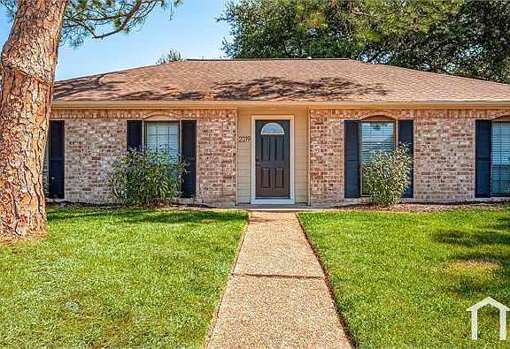 5th image of 2219 Briarview Dr