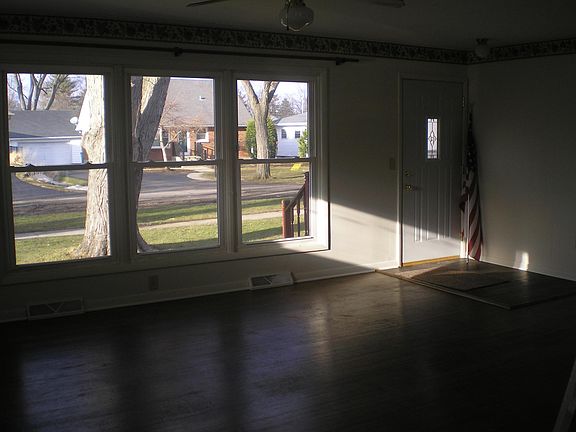 2nd image of 262 Schryver Ave