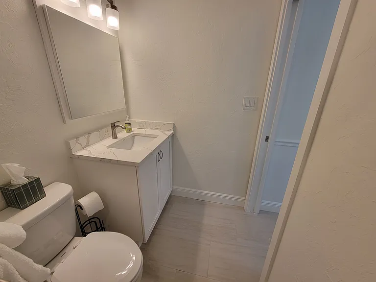 323 Madison Dr — Photo 17
