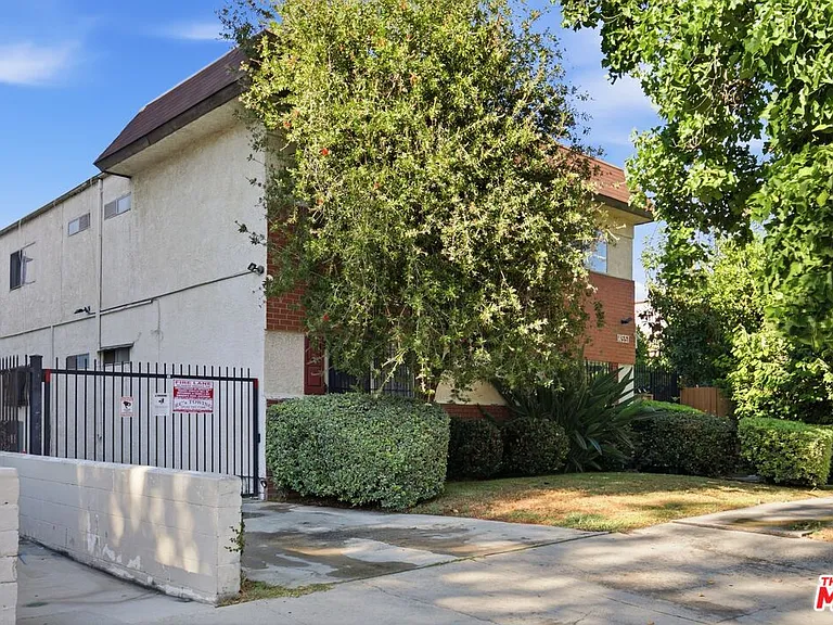 14551 Vose St #C — Photo 18