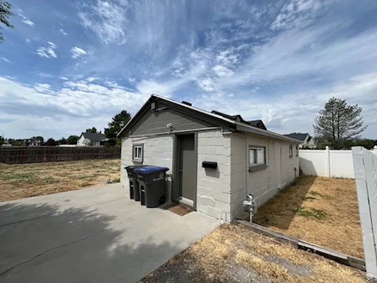 11164 S Temple Dr — Photo 1