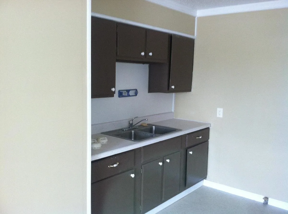 98 North Rogers Street - 8 — Photo 3