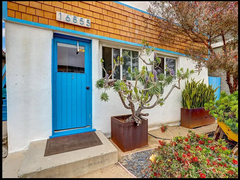 Unit 1 private entrance