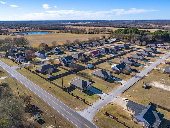 3rd image of 121 Ocean Lake Dr