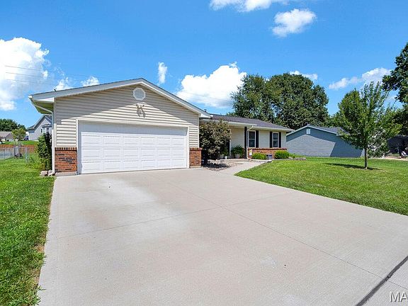 2nd image of 1165 Haven View Dr