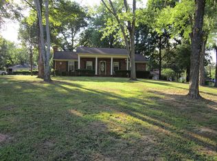 297 Washington Ave, Camden, TN 38320