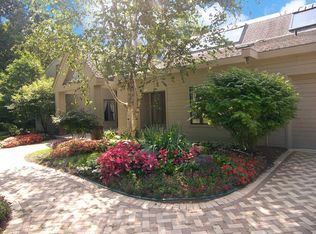 33W533 Mare Barn Ln, Wayne, IL 60184