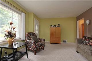 4th image of 1055 Lockridge Dr NE