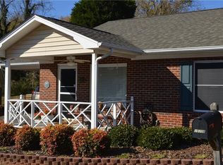 2035-B N Main St, Mount Airy, NC 27030