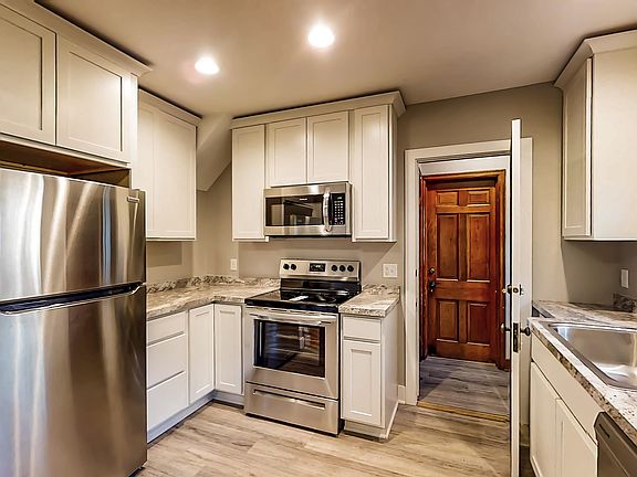 2nd image of 625 N Blackhawk Ave #2