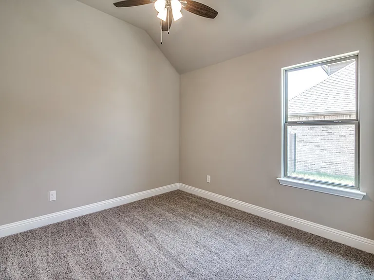 323 Sweetspire Dr — Photo 13